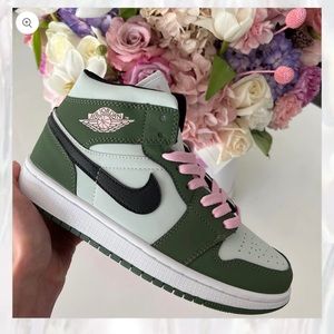 Nike Air Jordan Green Dutch sneakers